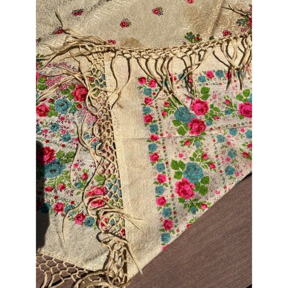 Antique 1909 Romanian Textile Art Wool Floral Shawl Hand Tied Fringe Floral - Picture 7 of 10